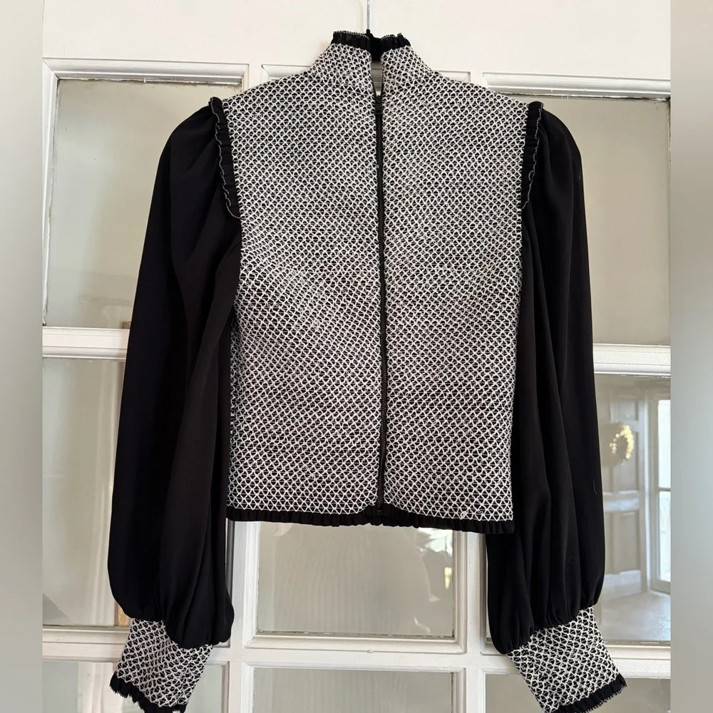 Alice + Olivia Aviva Bishop sleeve top - Picture 2 of 5